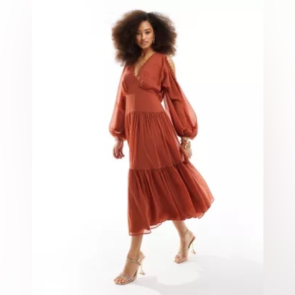 ASOS DESIGN cold shoulder tiered midi dress with lace insert in rust - Picture 4 of 6